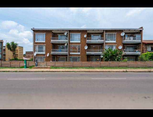 2 BEDROOM APARTMENT FOR SALE IN ALBERTON NORTH